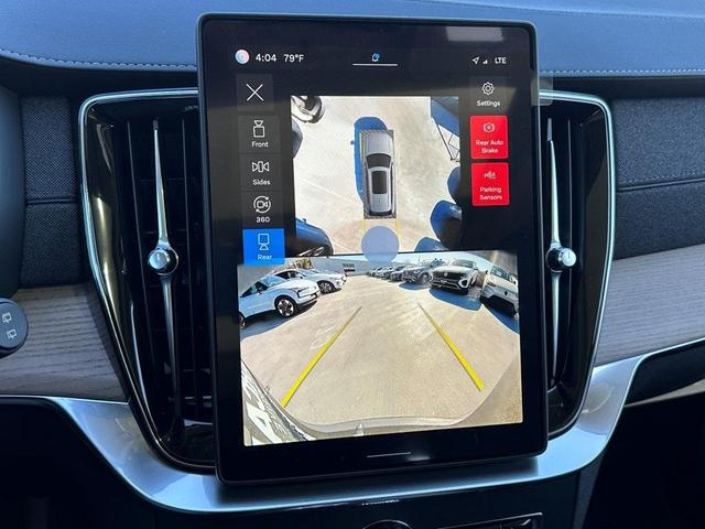 Photo of 2025 Onyx Black Metallic Volvo XC90 Plug-In Hybrid