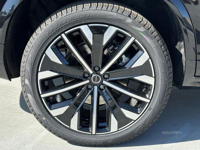 Photo of 2025 Onyx Black Metallic Volvo XC90 Plug-In Hybrid