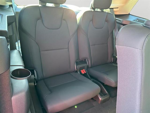 Photo of 2026 Onyx Black Metallic Volvo XC90