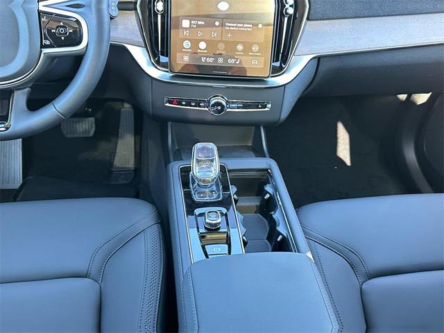 Photo of 2026 Onyx Black Metallic Volvo XC90