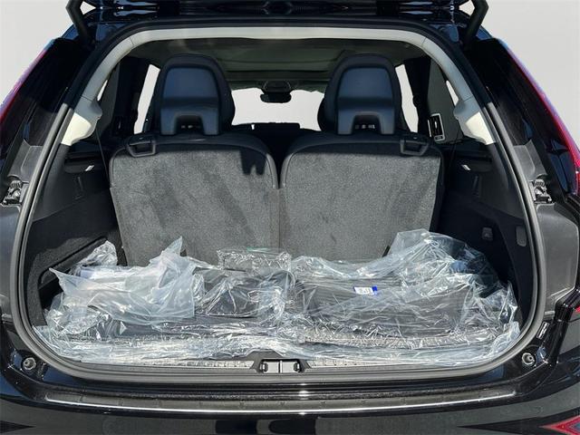 Photo of 2026 Onyx Black Metallic Volvo XC90