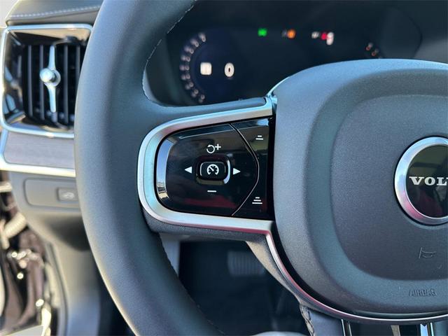 Photo of 2026 Onyx Black Metallic Volvo XC90