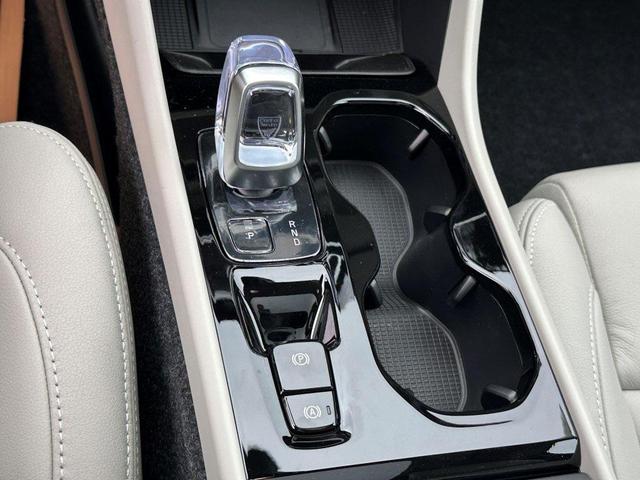 Photo of 2026 Denim Blue Volvo XC40