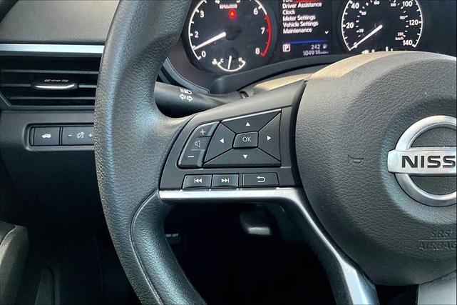 Photo of 2021 Glacier White Nissan Altima