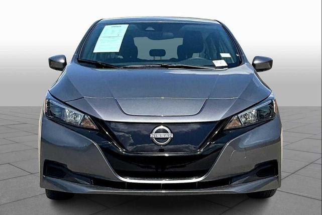 Photo of 2024 Gun Metallic Nissan Leaf