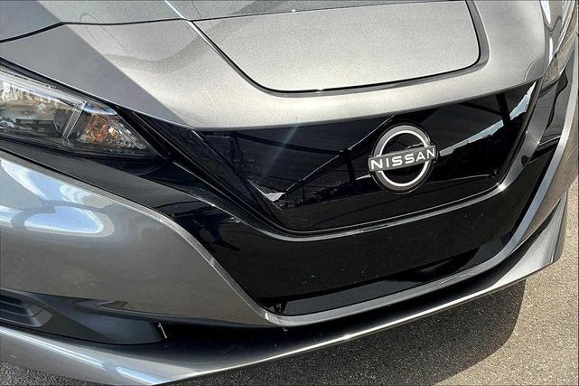 Photo of 2024 Gun Metallic Nissan Leaf