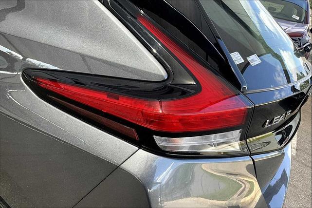 Photo of 2024 Gun Metallic Nissan Leaf