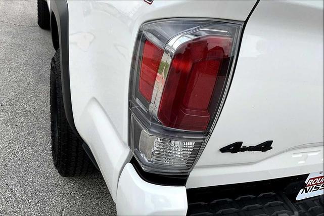 Photo of 2021 Super White Toyota Tacoma
