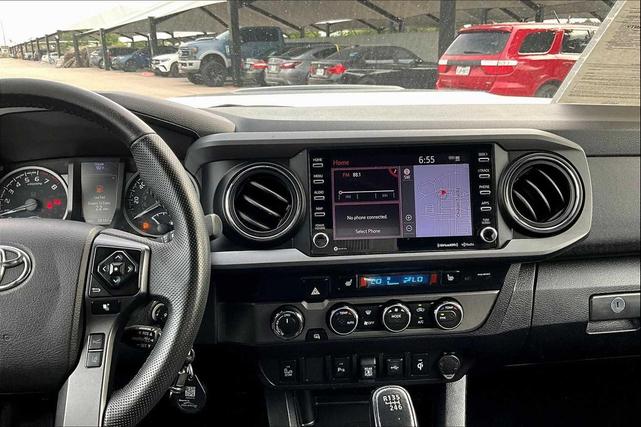 Photo of 2021 Super White Toyota Tacoma
