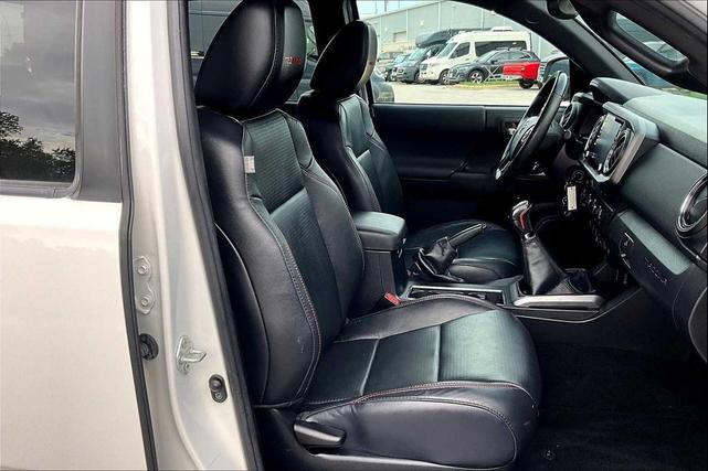 Photo of 2021 Super White Toyota Tacoma