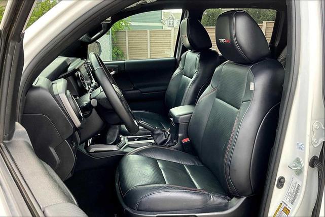 Photo of 2021 Super White Toyota Tacoma