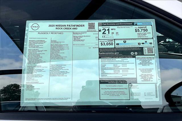 Photo of 2025 White Nissan Pathfinder
