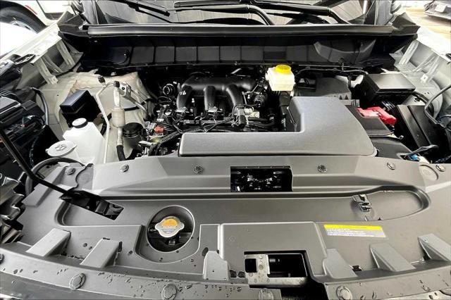 Photo of 2025 White Nissan Pathfinder