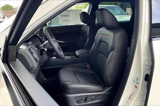 Photo of 2025 White Nissan Pathfinder