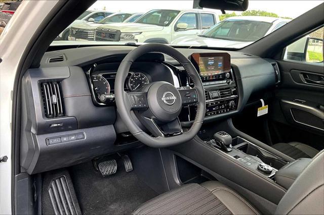 Photo of 2025 White Nissan Pathfinder