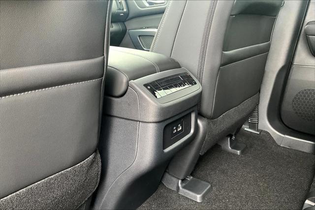 Photo of 2025 White Nissan Pathfinder