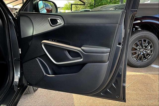 Photo of 2023 Gravity Gray Kia Soul