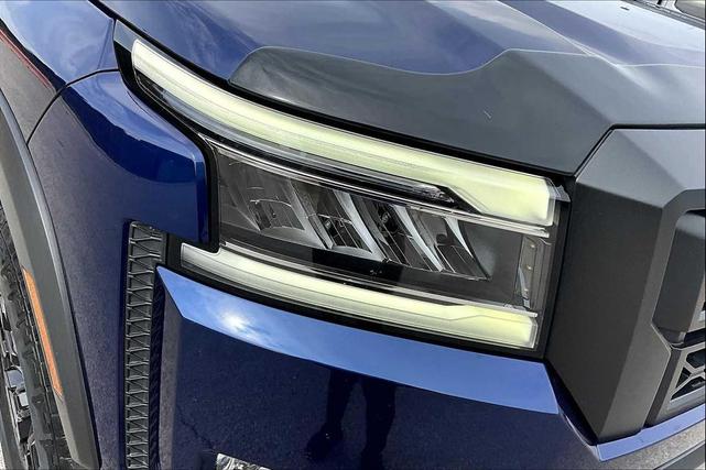 Photo of 2022 Deep Blue Pearl Nissan Frontier