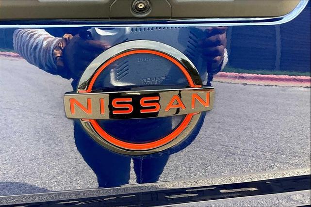 Photo of 2022 Deep Blue Pearl Nissan Frontier