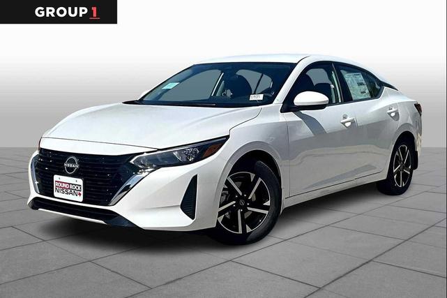 Photo of 2025 White Nissan Sentra