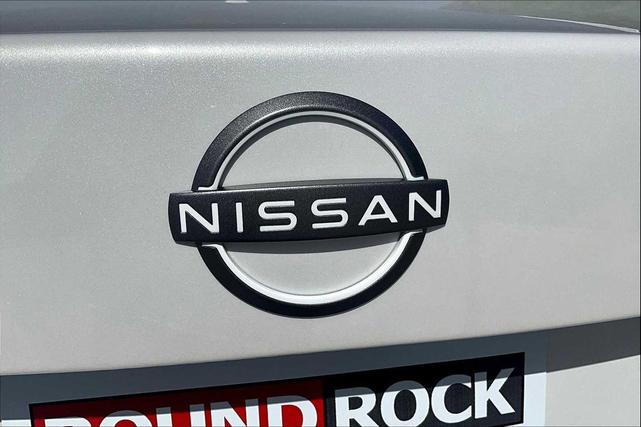 Photo of 2025 White Nissan Sentra