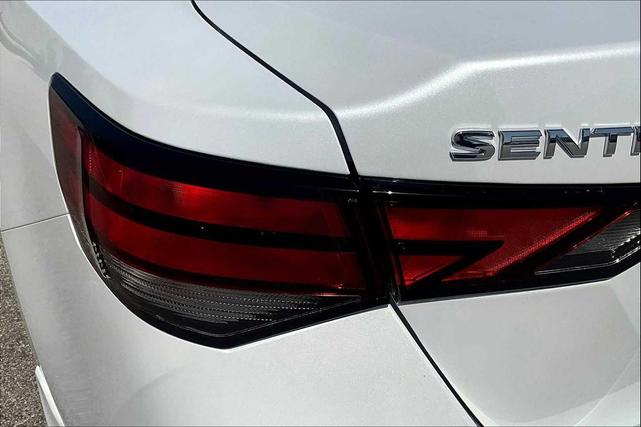 Photo of 2025 White Nissan Sentra