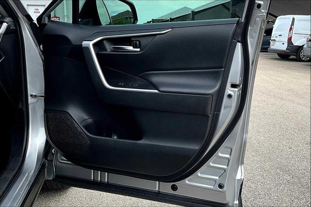Photo of 2020 Silver Sky Metallic Toyota RAV4