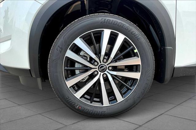 Photo of 2025 White Nissan Pathfinder