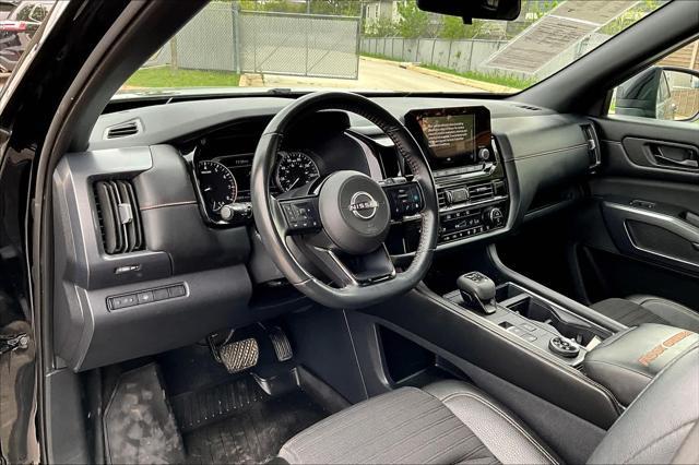 Photo of 2023 Super Black Nissan Pathfinder