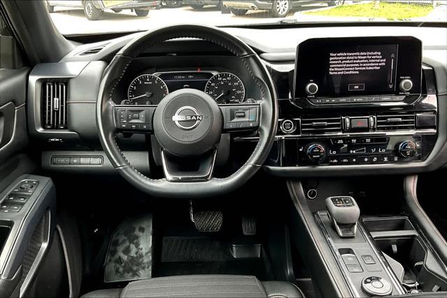 Photo of 2023 Super Black Nissan Pathfinder