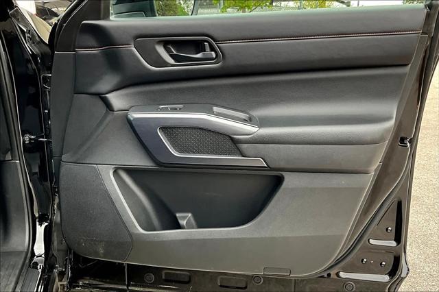 Photo of 2023 Super Black Nissan Pathfinder