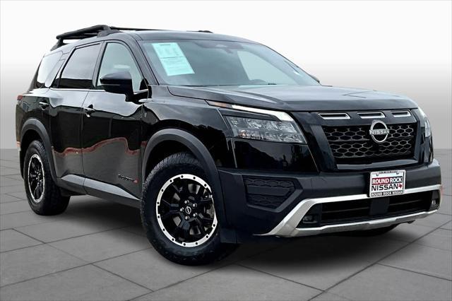 Photo of 2023 Super Black Nissan Pathfinder