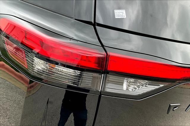 Photo of 2023 Super Black Nissan Pathfinder