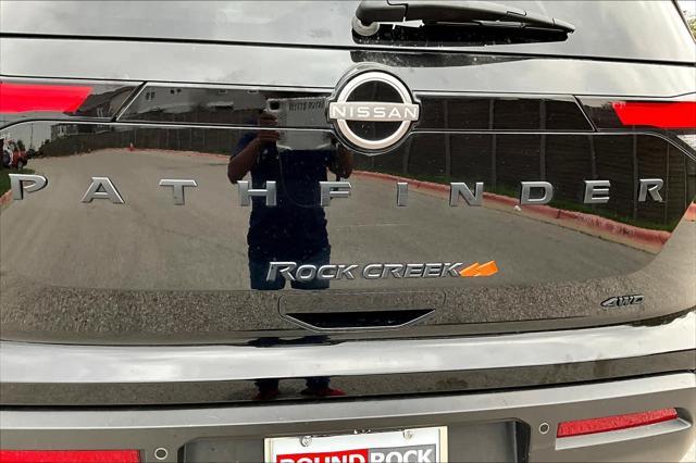 Photo of 2023 Super Black Nissan Pathfinder
