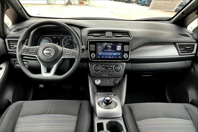 Photo of 2024 Brilliant Silver Metallic Nissan Leaf