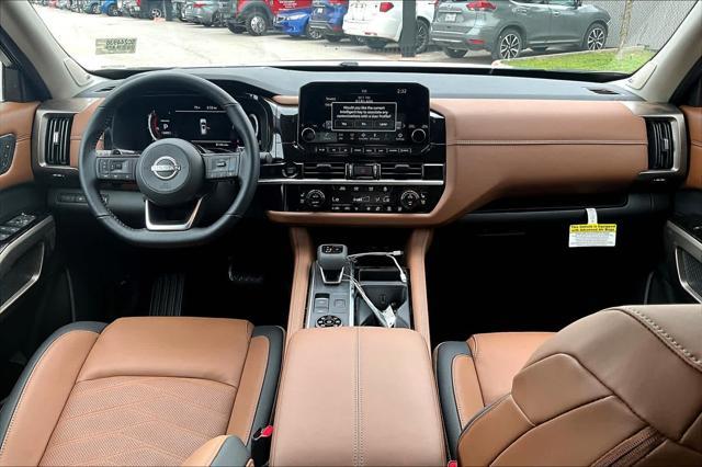 Photo of 2025 Gray Nissan Pathfinder