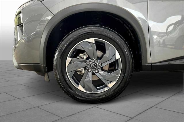 Photo of 2025 Gun Metallic Nissan Rogue
