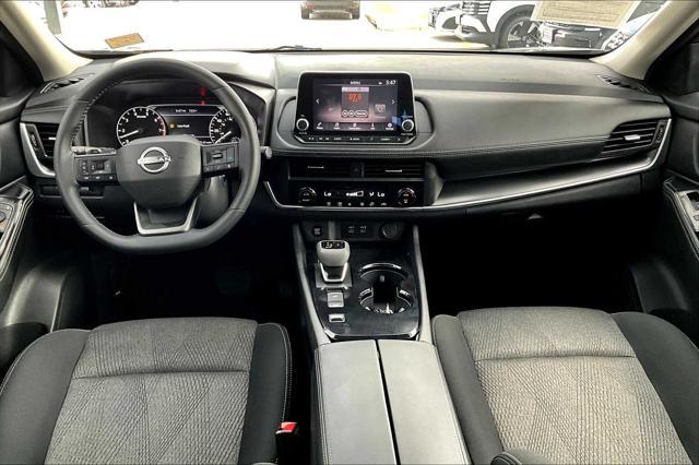 Photo of 2025 Gun Metallic Nissan Rogue
