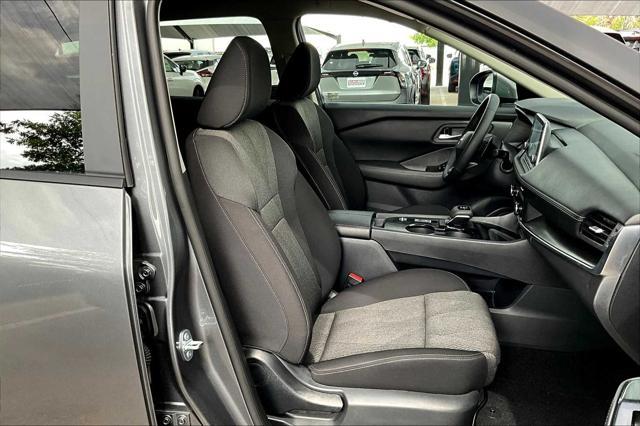 Photo of 2025 Gun Metallic Nissan Rogue