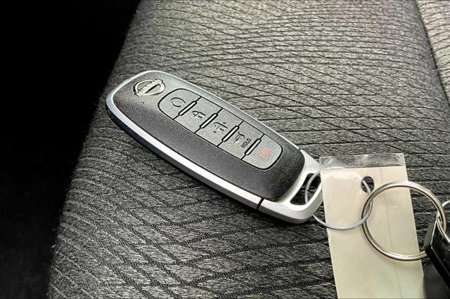 Photo of 2025 Gun Metallic Nissan Rogue