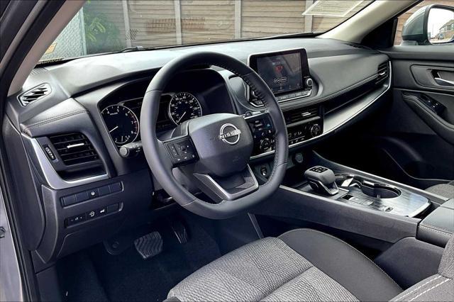 Photo of 2025 Gun Metallic Nissan Rogue