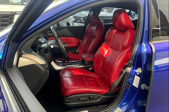 Photo of 2019 Still Night Pearl Acura TLX