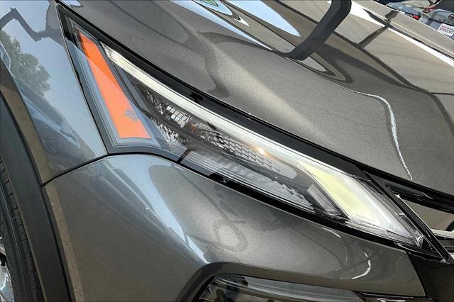 Photo of 2025 Gun Metallic Nissan Rogue