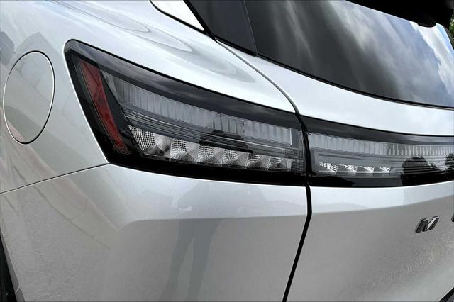 Photo of 2025 Brilliant Silver Metallic Nissan Murano