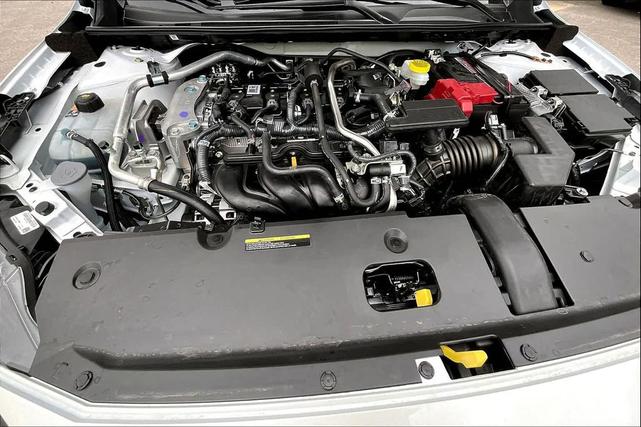Photo of 2025 White Nissan Sentra