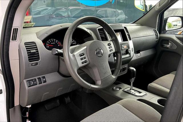 Photo of 2021 Glacier White Nissan Frontier