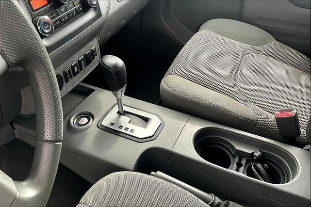 Photo of 2021 Glacier White Nissan Frontier