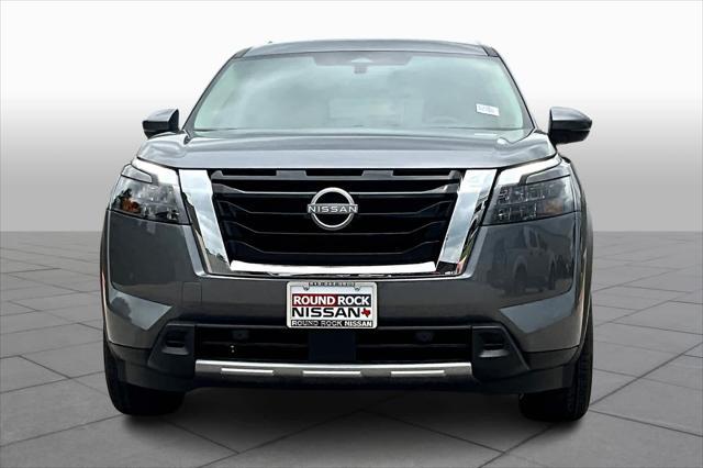 Photo of 2025 Gray Nissan Pathfinder