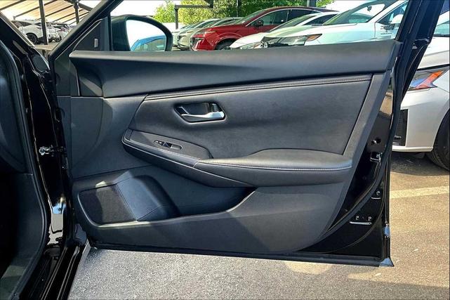 Photo of 2024 Super Black Nissan Sentra