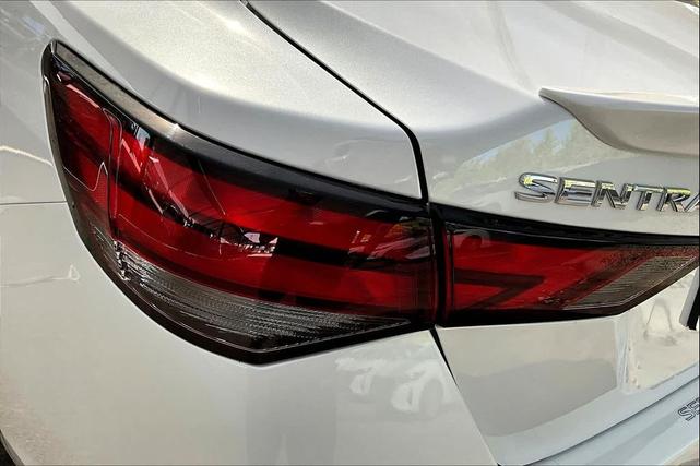 Photo of 2025 White Nissan Sentra
